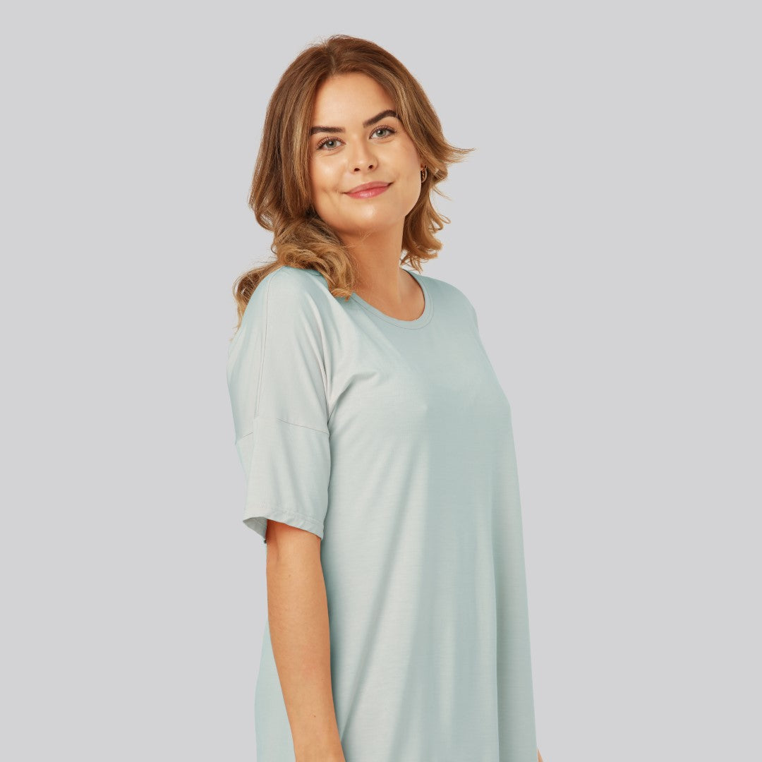 Nattlinne i ljusblått bambu för kvinnor