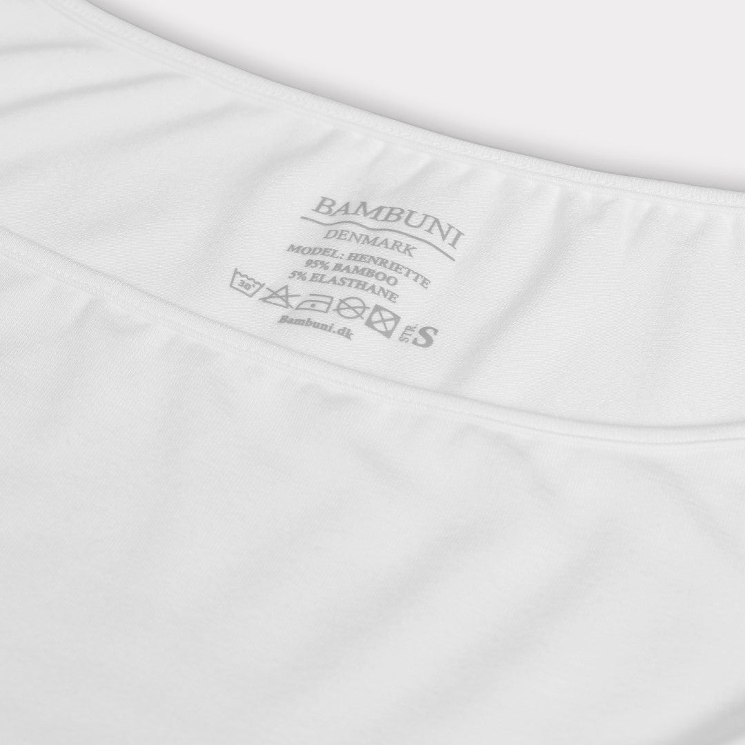 Vit damtopp i bambu med smala remmar