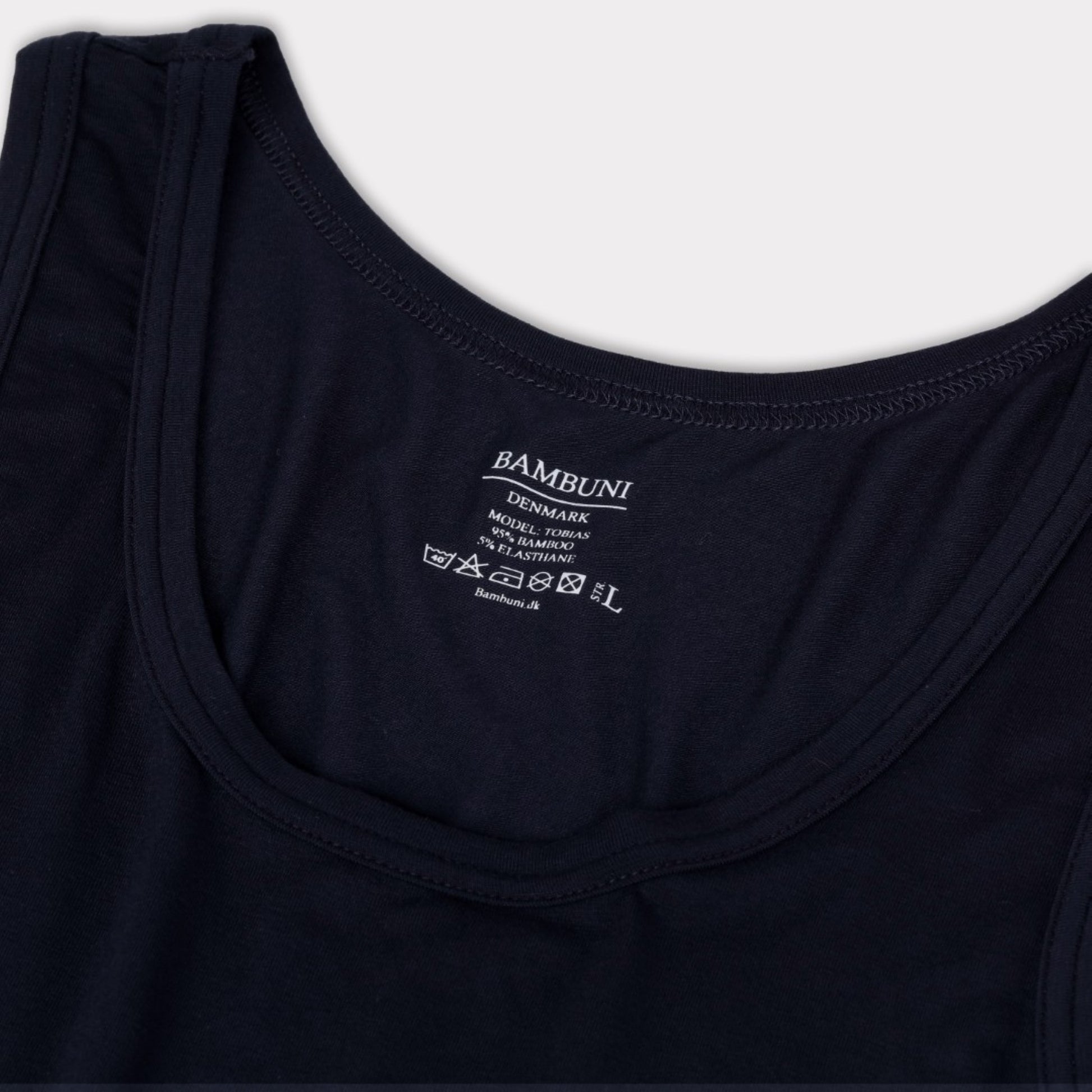 Marinblått herrundertröja i smal passform i bambu