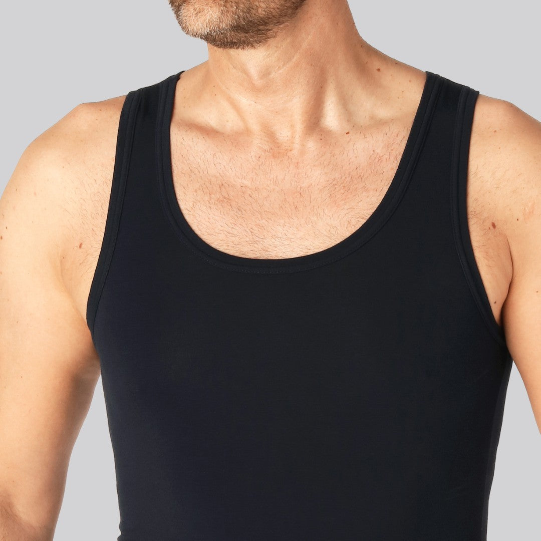 Marinblått herrundertröja i smal passform i bambu