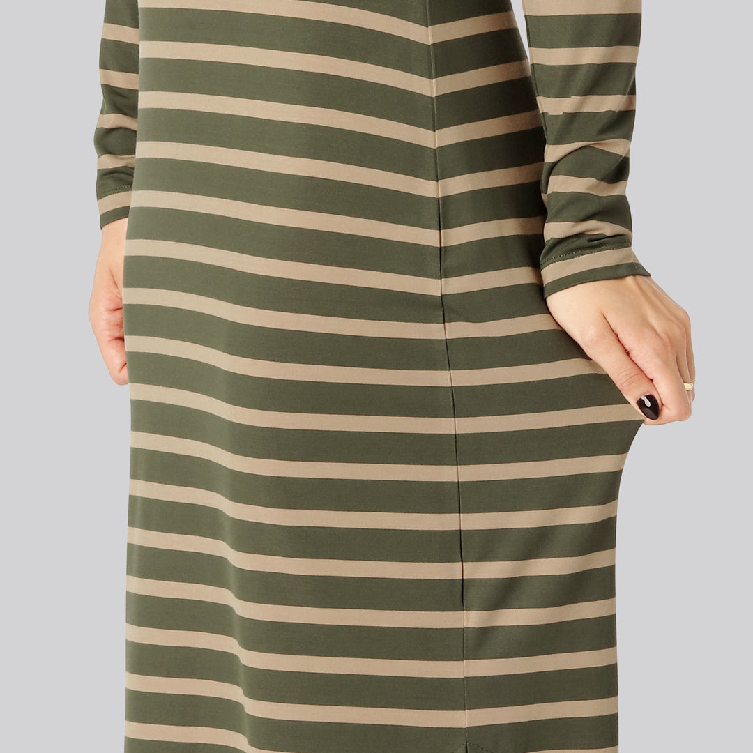 Randig långärmad klänning med bambumotiv i olivgrönt/beige för kvinnor