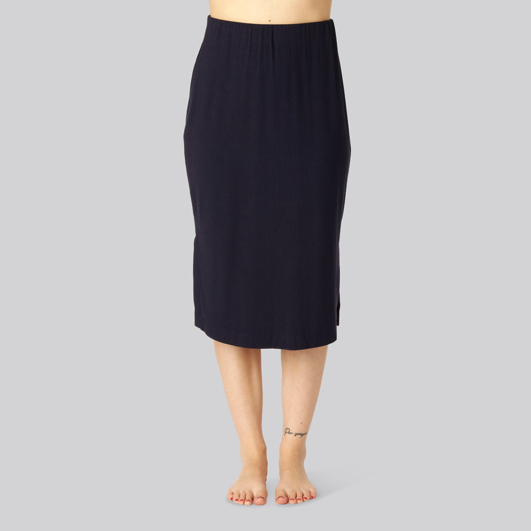 Marinblå ribbad kjol i bambu för kvinnor