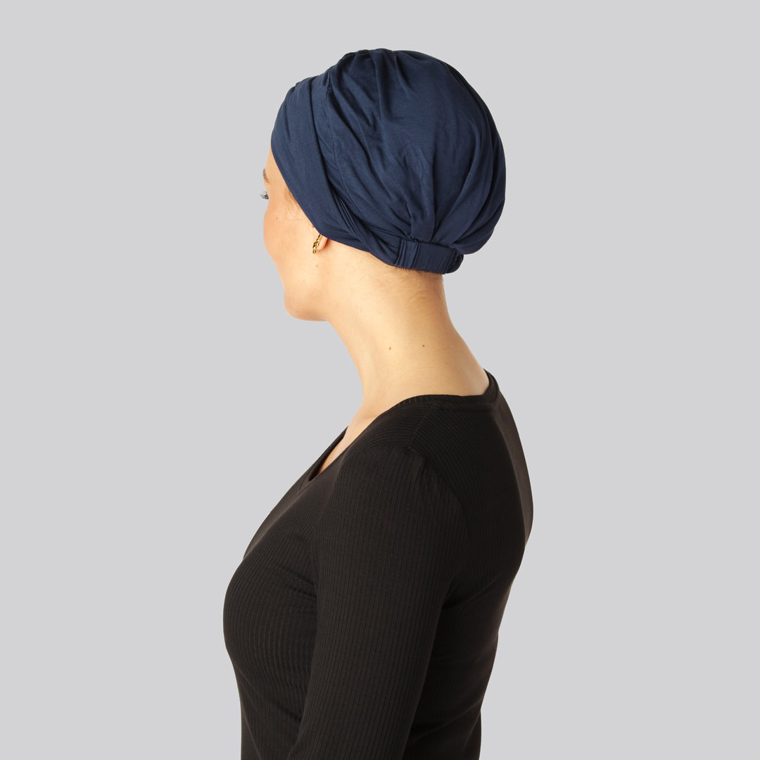 Marinblå tvinnad turban i bambu för damer