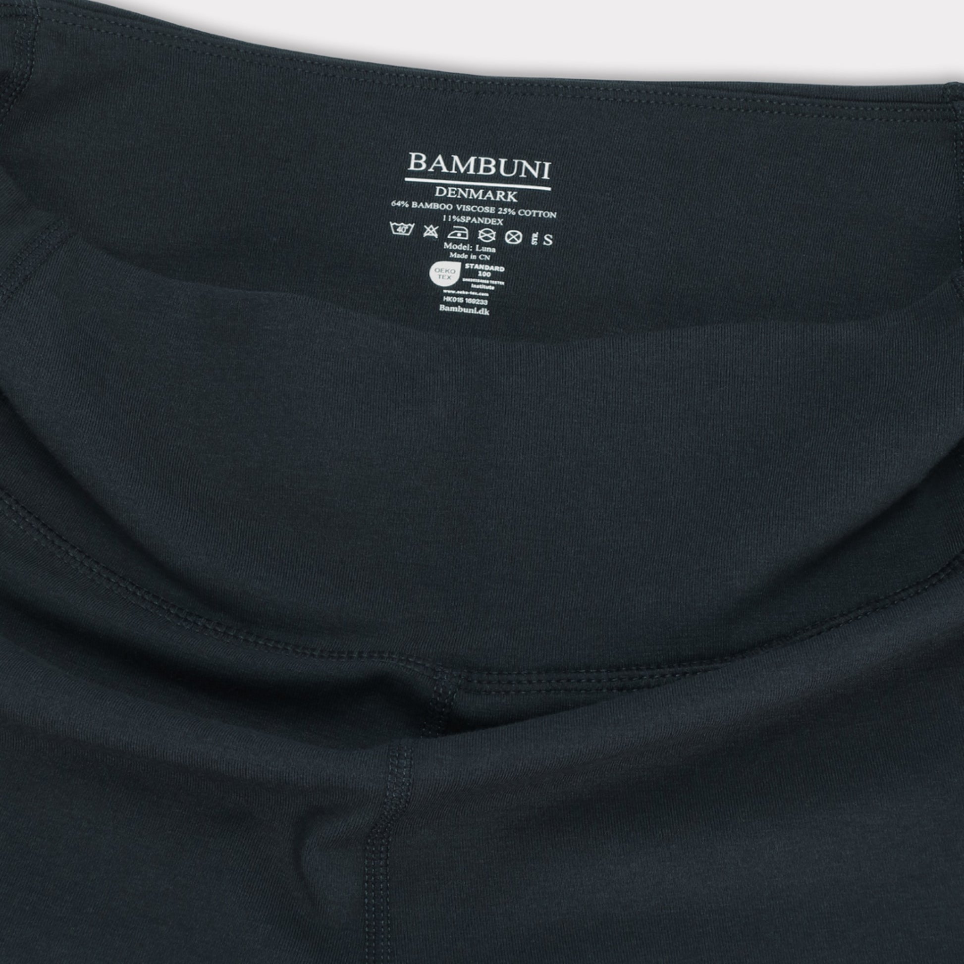 Marinblå träningsshorts i bambu för damer