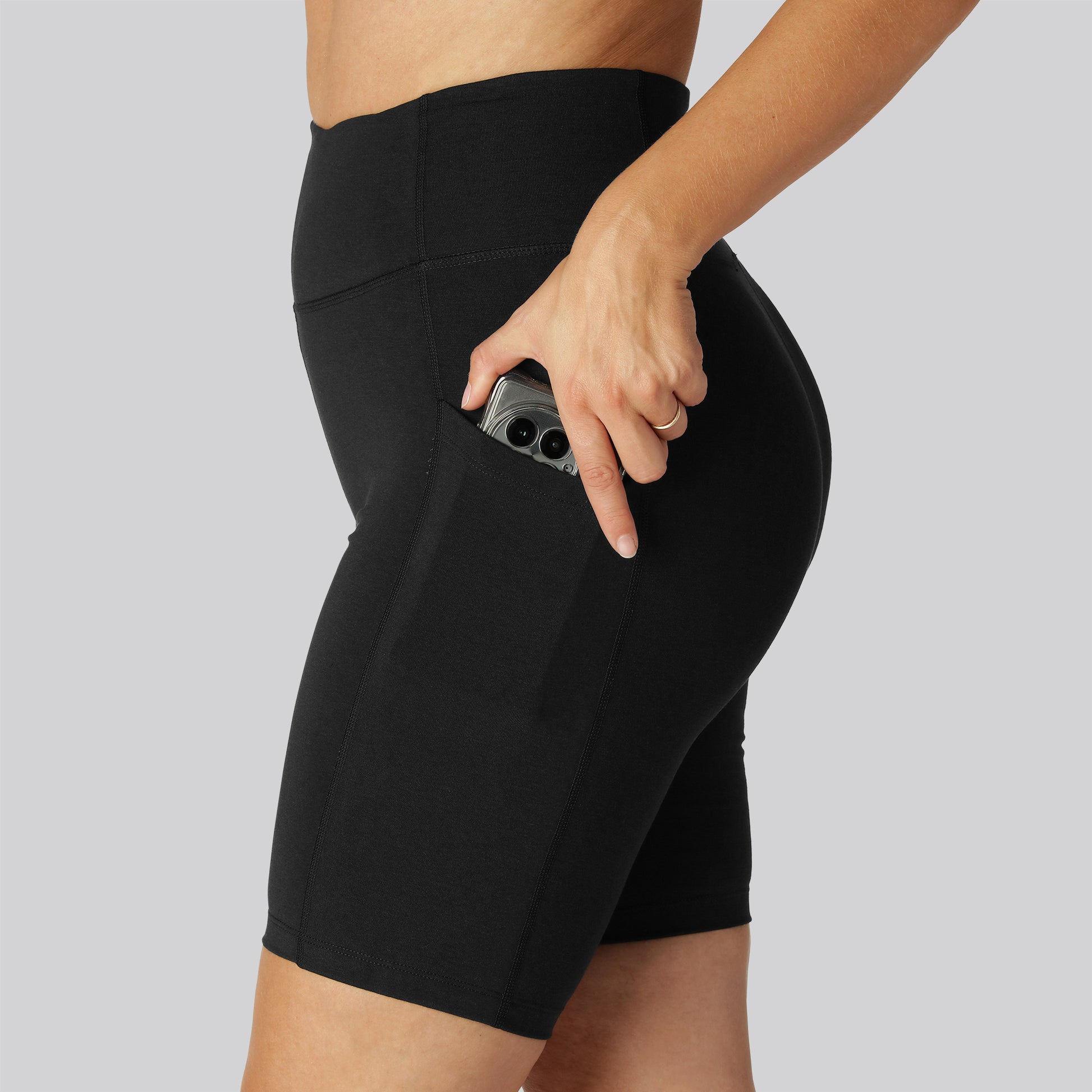 Svarta träningsshorts i bambu för damer