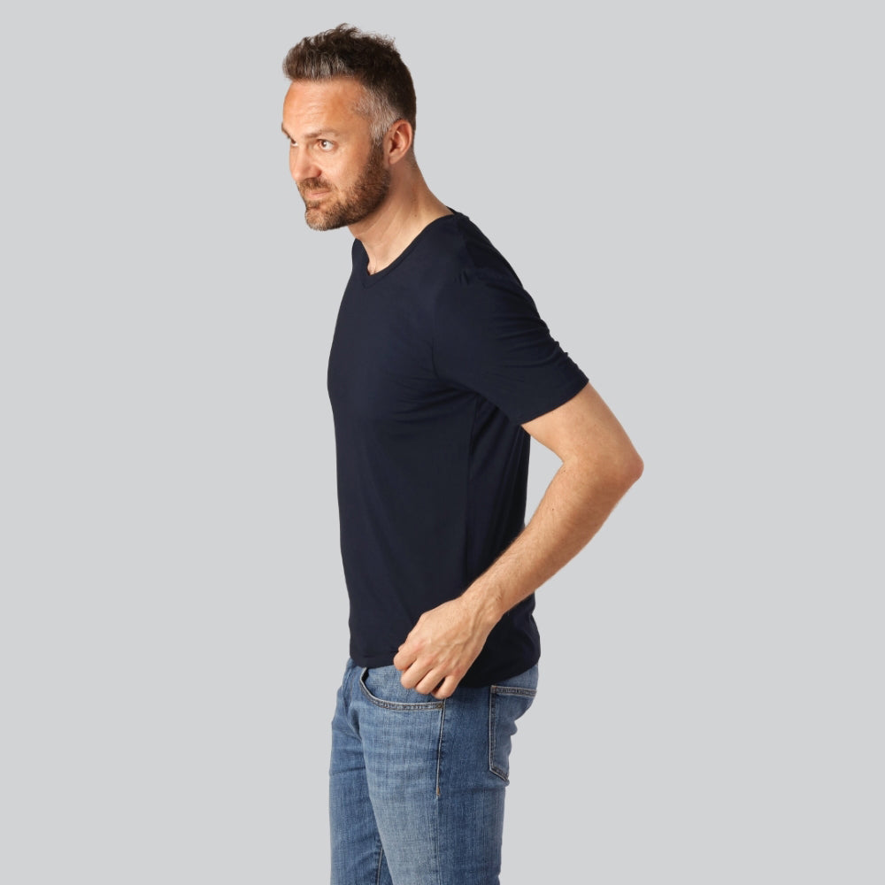 Marinblå bambu-t-shirt med v-ringning för män