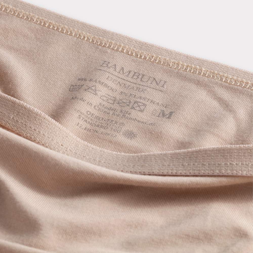 Beige bambu-stringtrosor