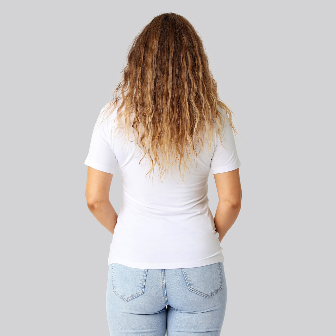 Bambus t-shirt v-hals i hvid til damer