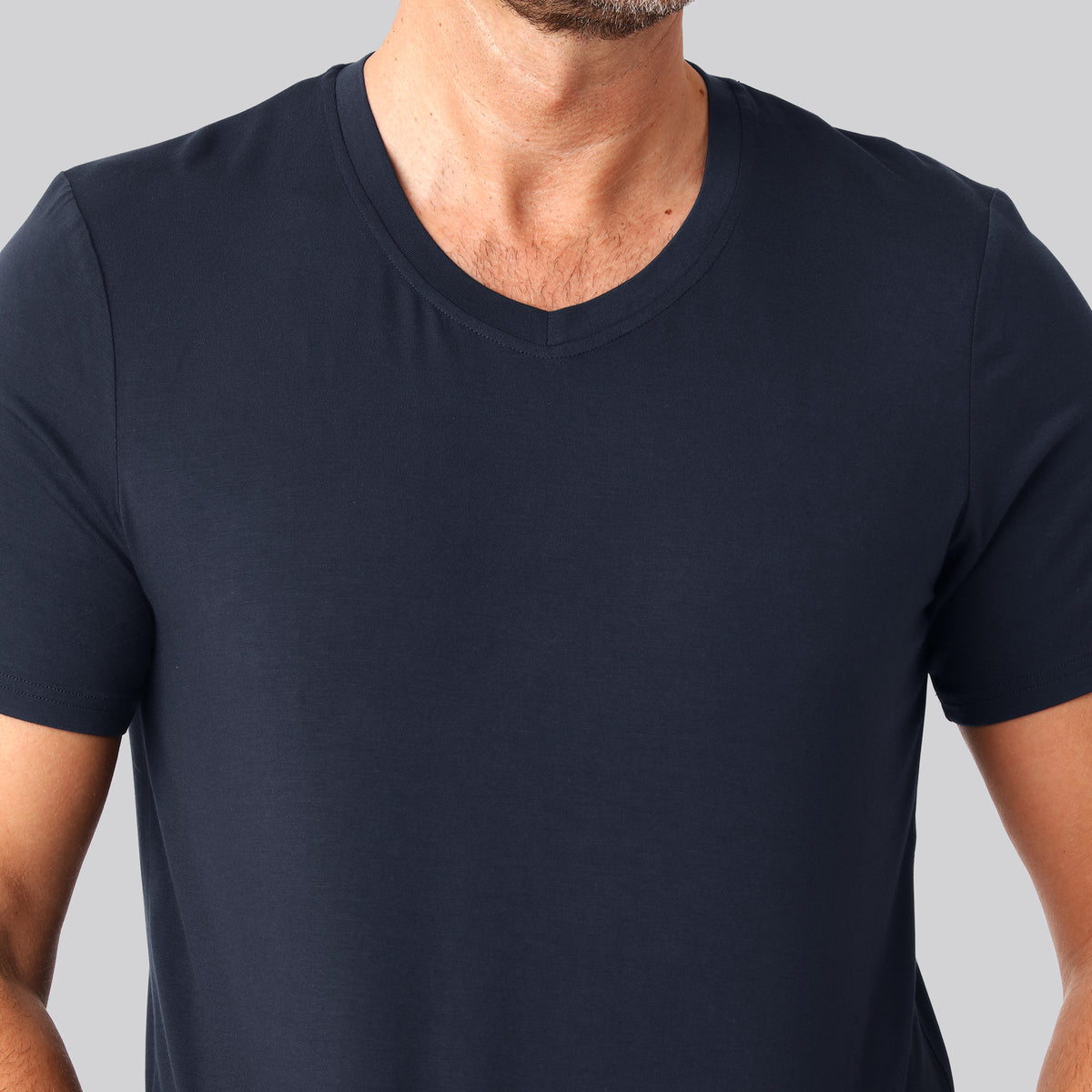 Bambus t-shirt v-hals navy mand