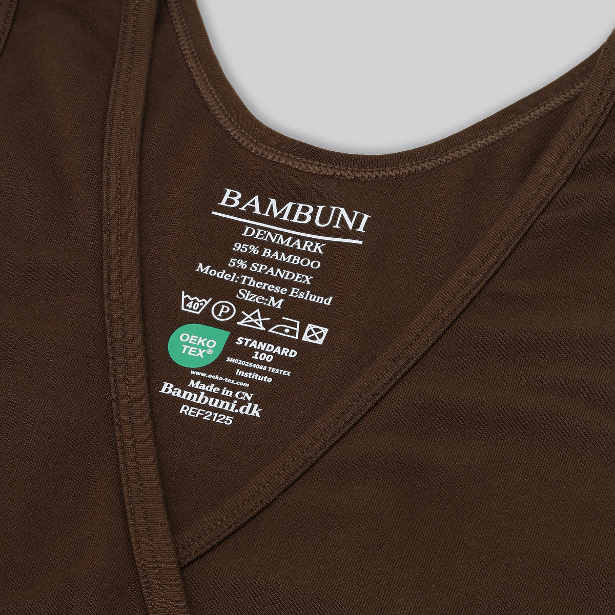 Bambus v-hals top i brun til damer carelabel