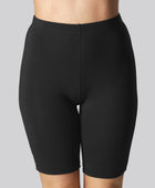 Korta shorts i svart för kvinnor från Bambuni