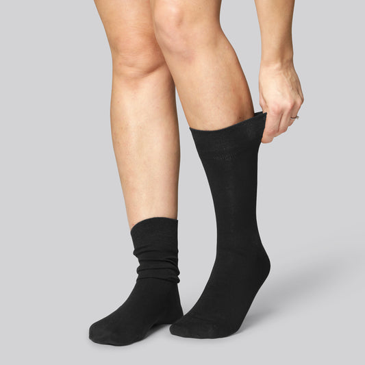 Svarta bambusockor för kvinnor