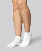 Vita ankelstrumpor av bambu för kvinnor