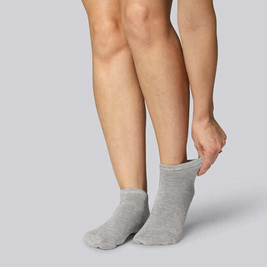 Ankelstrumpor i bambu i grått för kvinnor