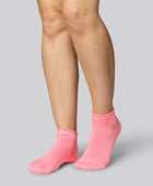 Rosa ankelstrumpor i bambu med vågiga ribbade kanter för kvinnor