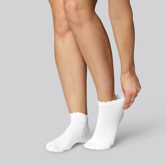 Vita ankelstrumpor av bambu för kvinnor