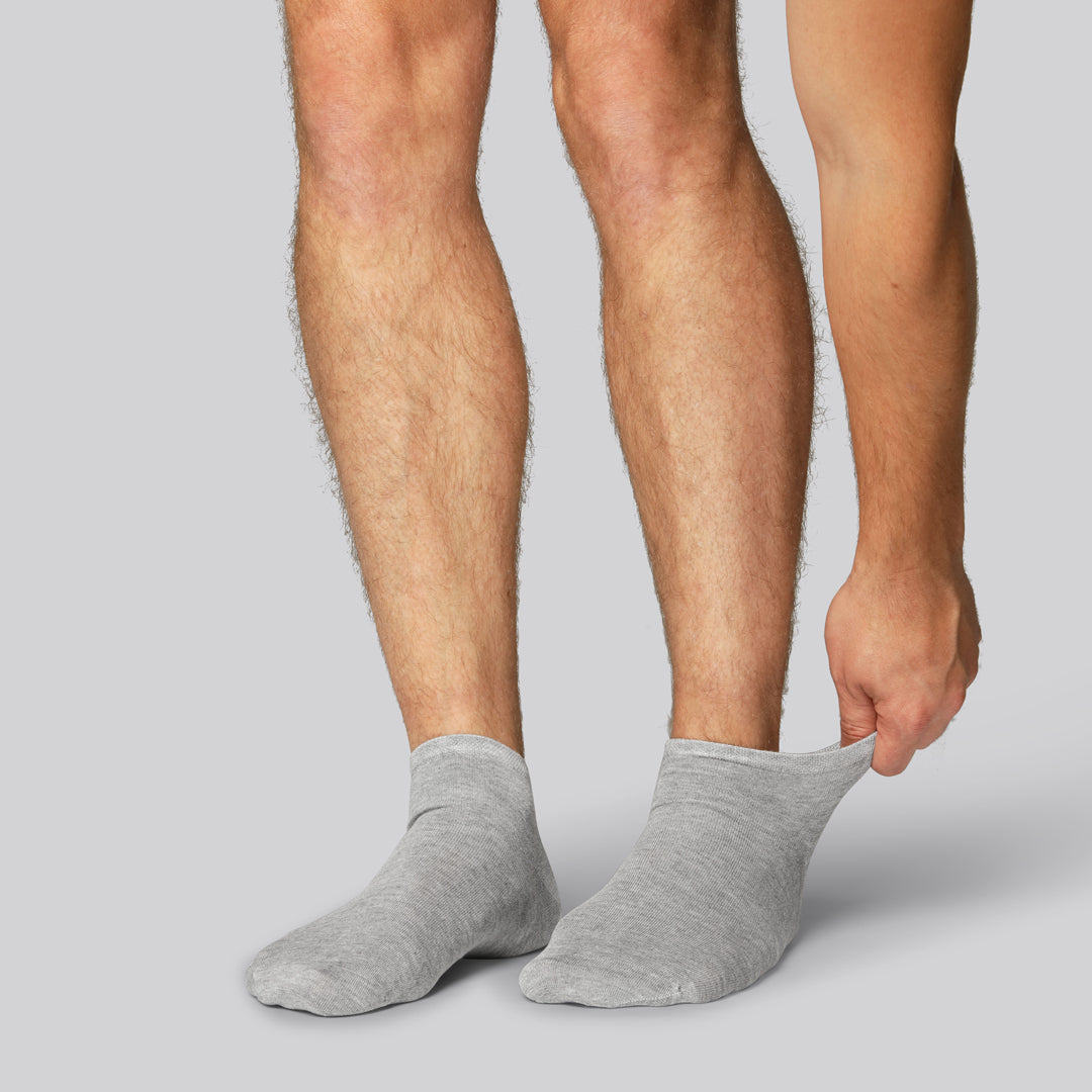Ankelstrumpor i bambu i grått för män