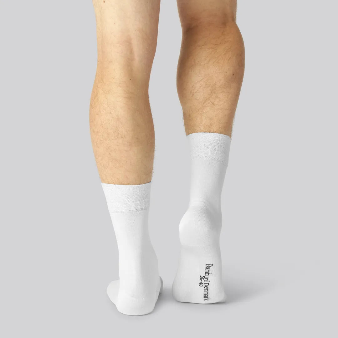 Bambusockor i vitt för män
