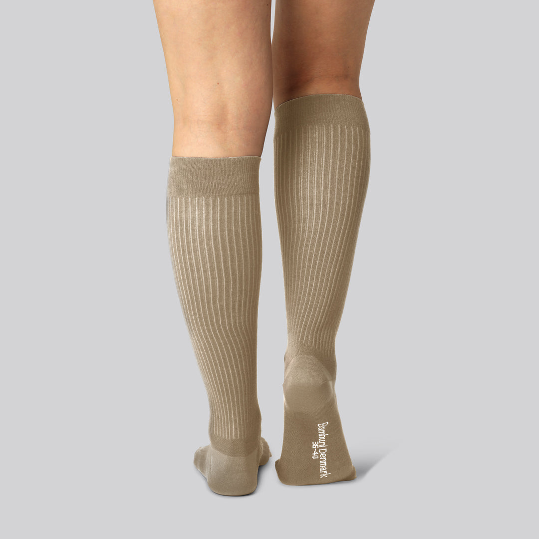 Beige stödstrumpor i bambu för kvinnor