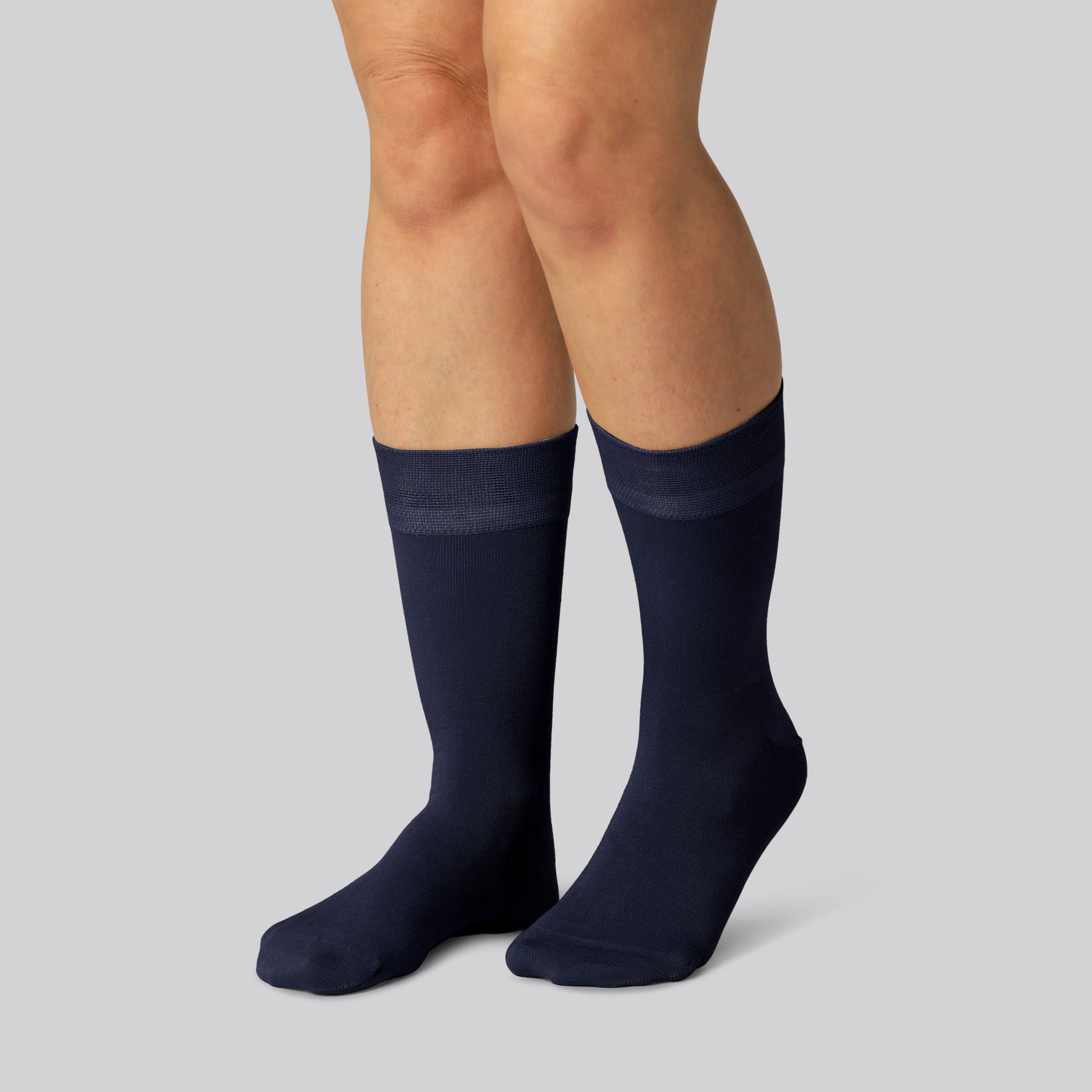 Marinblå bambusockor för kvinnor