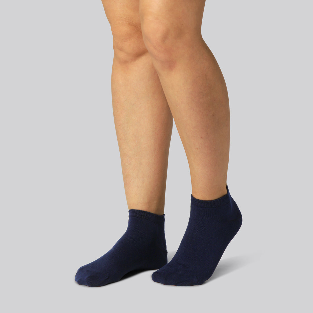 Marinblå ankelstrumpor i bambu för kvinnor
